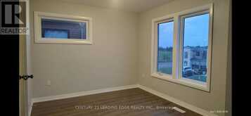 109 FAIRLANE AVENUE S | Barrie Ontario | Slide Image Twelve