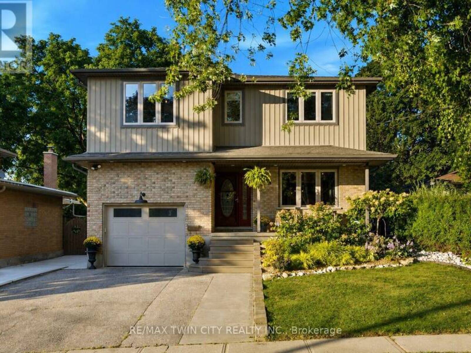 445 SHERRING STREET, Cambridge, Ontario N3H 2W7