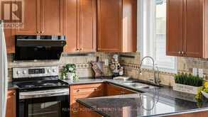 42 BOWKETT DRIVE | Richmond Hill Ontario | Slide Image Twelve