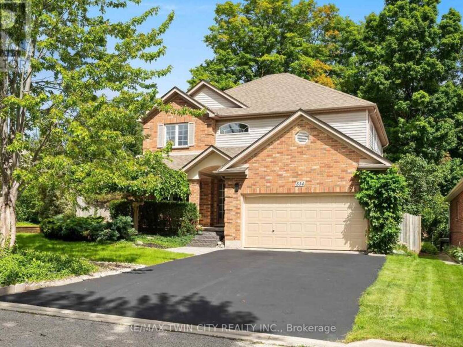 534 BIRCHLEAF WALK, Waterloo, Ontario N2T 2W5