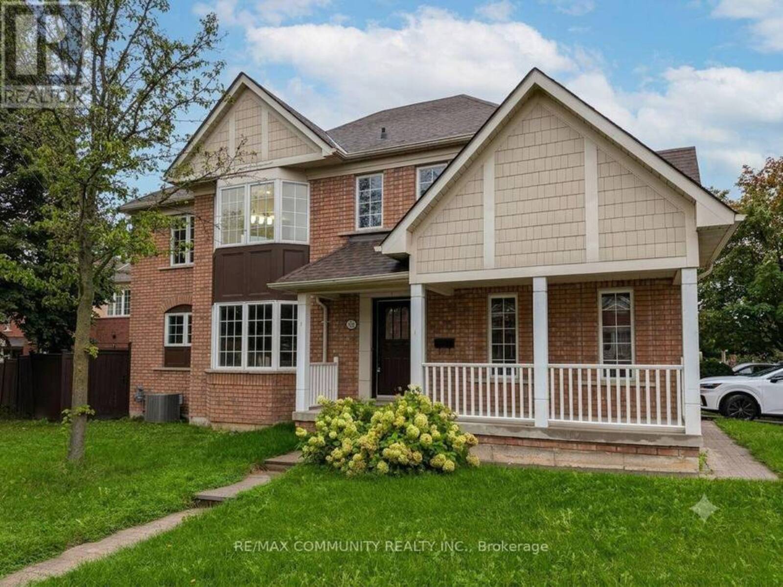 104 MCSWEENEY CRESCENT, Ajax, Ontario L1T 4G3