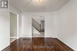 6 LIPPINCOTT COURT | Richmond Hill Ontario | Slide Image Fourteen