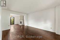 6 LIPPINCOTT COURT | Richmond Hill Ontario | Slide Image Four