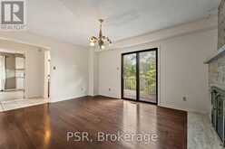 6 LIPPINCOTT COURT | Richmond Hill Ontario | Slide Image Seven