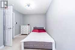 38 MINLOW WAY | Aurora Ontario | Slide Image Ten