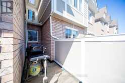 38 MINLOW WAY | Aurora Ontario | Slide Image Sixteen