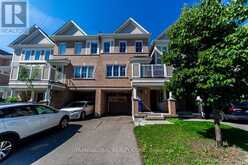 38 MINLOW WAY | Aurora Ontario | Slide Image One