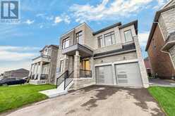 4 FURON STREET | Richmond Hill Ontario | Slide Image Three