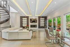 102 OXFORD STREET | Richmond Hill Ontario | Slide Image Fifteen