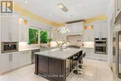 102 OXFORD STREET | Richmond Hill Ontario | Slide Image Nineteen