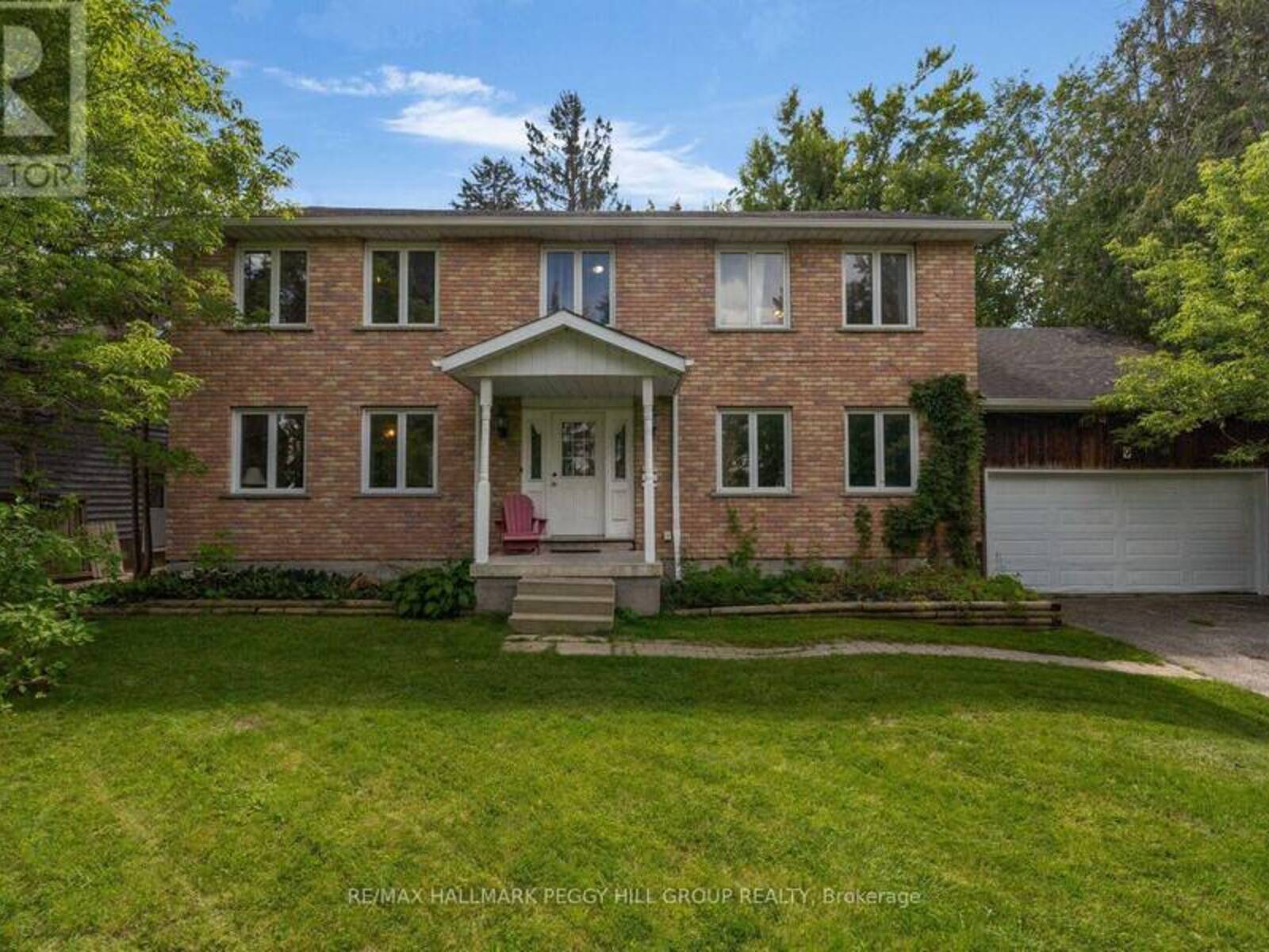 9 LITTLE LAKE DRIVE, Barrie, Ontario L4M 7B9