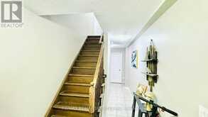 8 RABBIT RUN WAY | Brampton Ontario | Slide Image Four