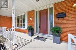 11 SWORDBILL DRIVE | Toronto Ontario | Slide Image Four