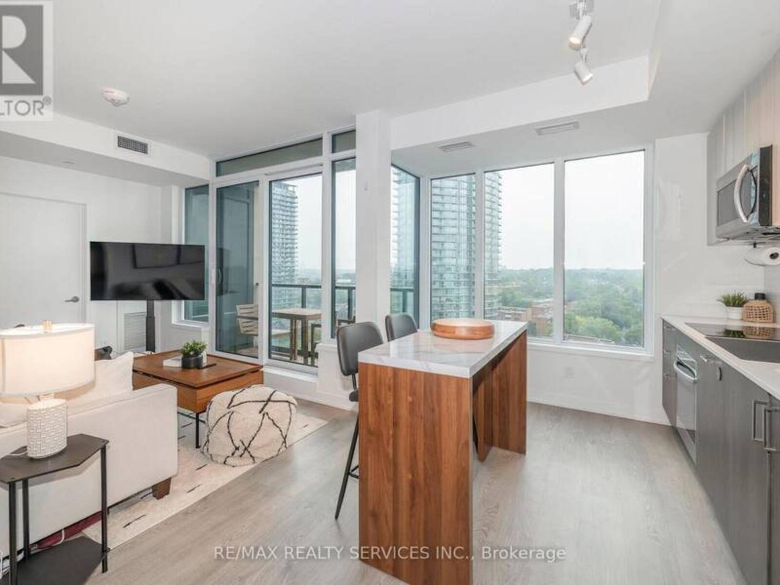 1616 - 1926 LAKE SHORE BOULEVARD W, Toronto, Ontario M6S 1A1