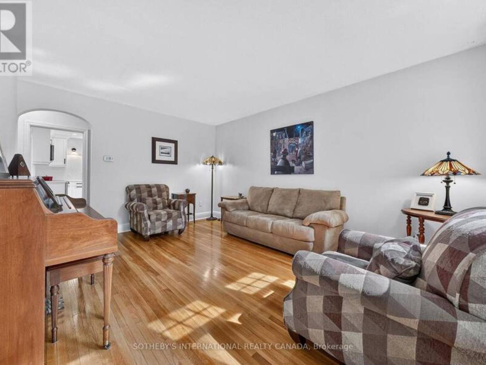 38 ROSLIN AVENUE S, Waterloo, Ontario N2L 2P8