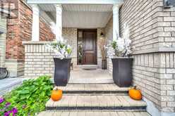 169 DOWNY EMERALD DRIVE | Bradford West Gwillimbury Ontario | Slide Image Three