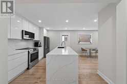 770 PAM CRESCENT | Newmarket Ontario | Slide Image Four
