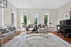 735 FOXCROFT BOULEVARD | Newmarket Ontario | Slide Image Three