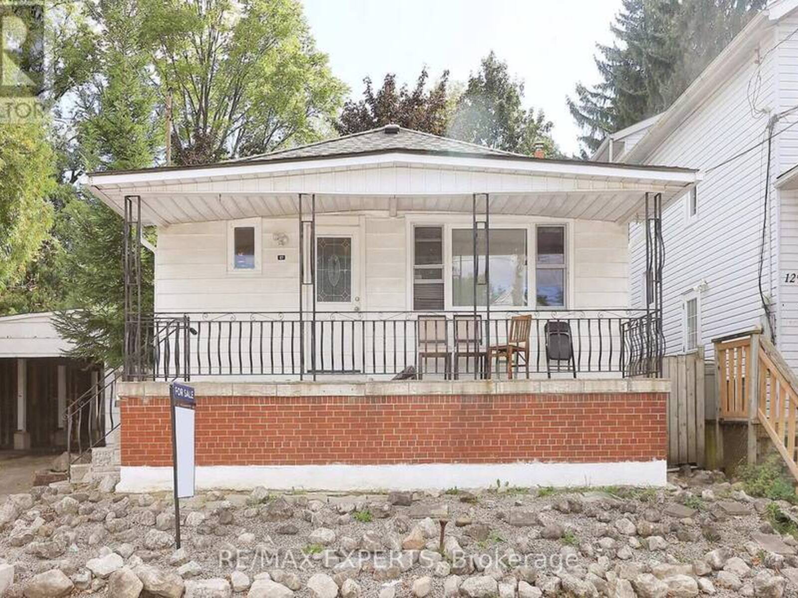 127 WHITNEY AVENUE, Hamilton, Ontario L8S 2G6