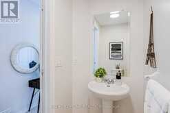 50 COLLIER CRESCENT | Markham Ontario | Slide Image Five