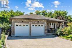 125 LANGLAW DRIVE | Cambridge Ontario | Slide Image One