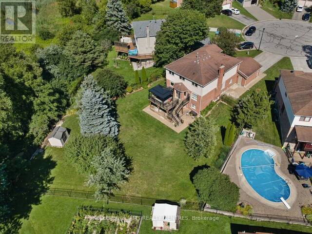 468 DORCHESTER COURT Newmarket Ontario, L3Y 7Z7 - 4 Bedrooms Home For Sale