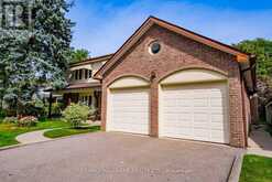 27 SIR GAWAINE PLACE | Markham Ontario | Slide Image Three