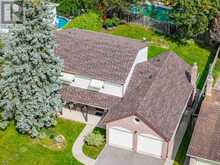 27 SIR GAWAINE PLACE | Markham Ontario | Slide Image Five