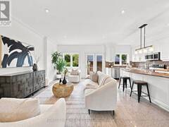 1006 BRIAR HILL AVENUE Toronto Ontario, M6B 1M3