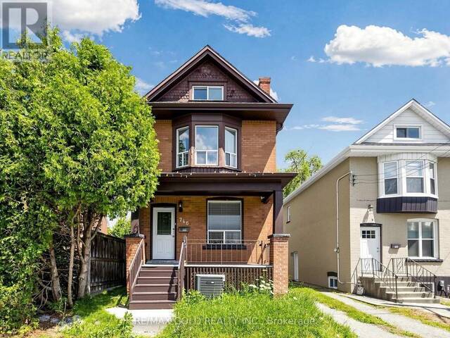 746 KING STREET W Hamilton Ontario, L8S 1J8 - 6 Bedrooms Home For Sale