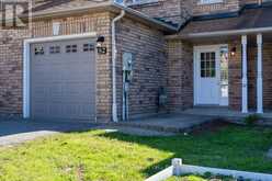 52 HAWTHORNE CRESCENT | Barrie Ontario | Slide Image Four