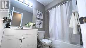 52 HAWTHORNE CRESCENT | Barrie Ontario | Slide Image Eighteen