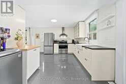 22 ARKLEDUN AVENUE | Hamilton Ontario | Slide Image Thirteen
