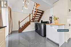 22 ARKLEDUN AVENUE | Hamilton Ontario | Slide Image Fifteen