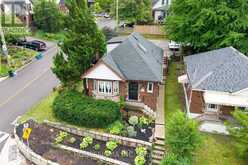22 ARKLEDUN AVENUE | Hamilton Ontario | Slide Image Three