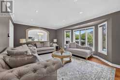 786 EXCELLER CIRCLE | Newmarket Ontario | Slide Image Thirteen