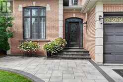 786 EXCELLER CIRCLE | Newmarket Ontario | Slide Image Three