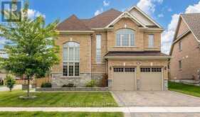 57 VICTORIA WOOD AVENUE | Springwater Ontario | Slide Image Three