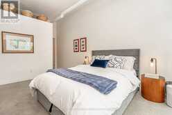 206 - 2 FIELDWAY | Toronto Ontario | Slide Image Seventeen