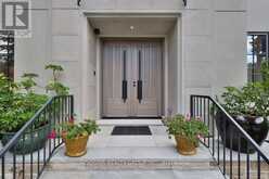 238 MINEOLA ROAD W | Mississauga Ontario | Slide Image Ten