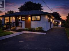 88 WOODHAVEN DRIVE Kitchener Ontario, N2C 1V1