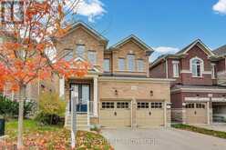 216 BUTTERNUT RIDGE TRAIL | Aurora Ontario | Slide Image One