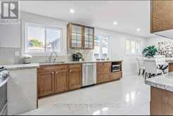 29 WESTWOOD LANE | Richmond Hill Ontario | Slide Image Four