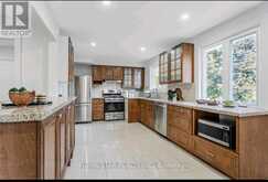 29 WESTWOOD LANE | Richmond Hill Ontario | Slide Image Five