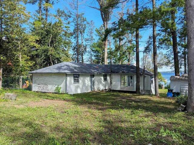 3 SALLOWS DRIVE Tay Ontario, L0K 2A0 - 5 Bedrooms Waterfront Home For sale