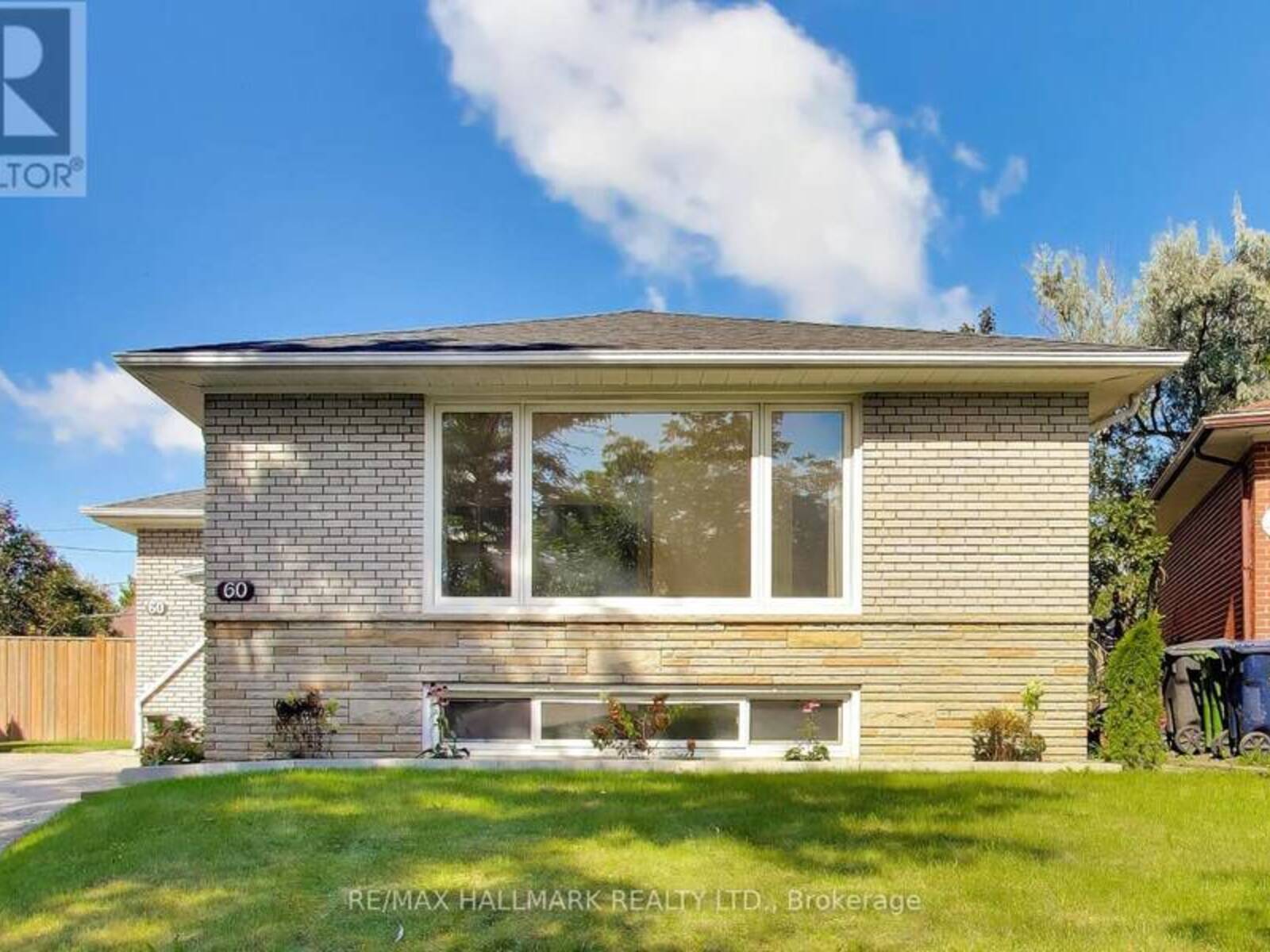 60 BRIDESBURG DRIVE, Toronto, Ontario M9R 2K8