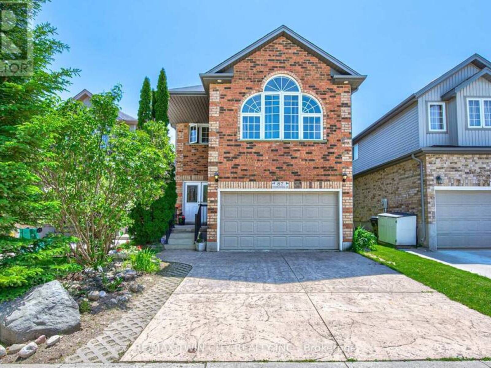 87 STEEPLERIDGE STREET, Kitchener, Ontario N2P 2W3