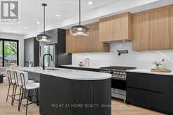 15B ROSEMEADE AVENUE | Toronto Ontario | Slide Image Nine