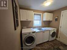 5 FAIRFIELD DRIVE | Stratford Ontario | Slide Image Ten