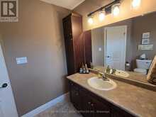 5 FAIRFIELD DRIVE | Stratford Ontario | Slide Image Sixteen